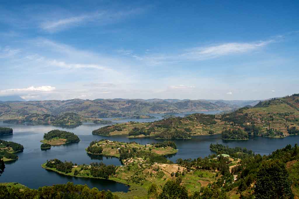 bwindi-gorilla-safari-and-visit-lake-bunyonyi-uganda-5-days